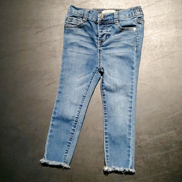Toddler girl's denim skinny jeans - Picture 1 of 3